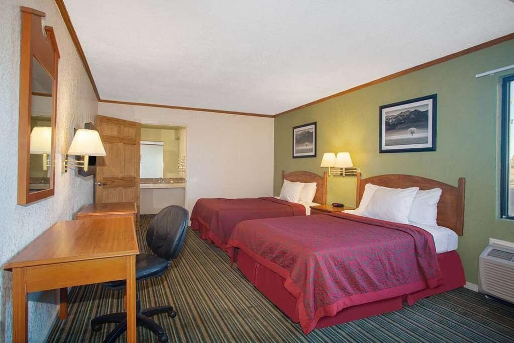 Economy Hotel Wichita- Florence St Eksteriør bilde
